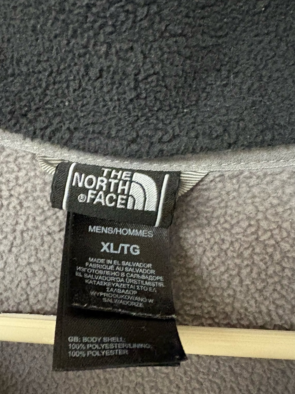 The North Face Black & Gray Full-Zip Lightweight Fleece Jacket - Picture 4 of 6